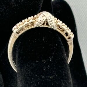 Elegant Silver and Gold Women's Ring